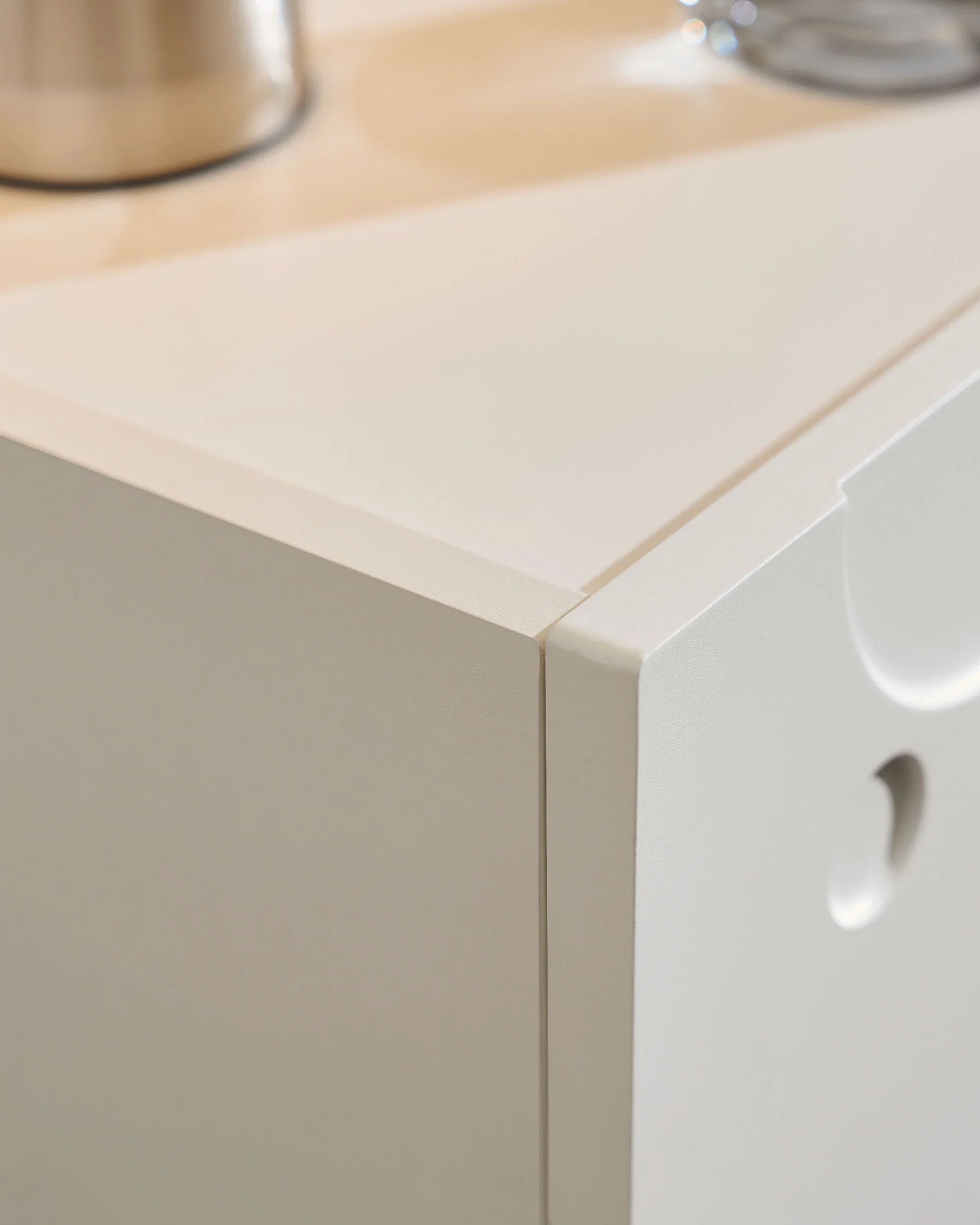 Bubbli LED Bedside Table