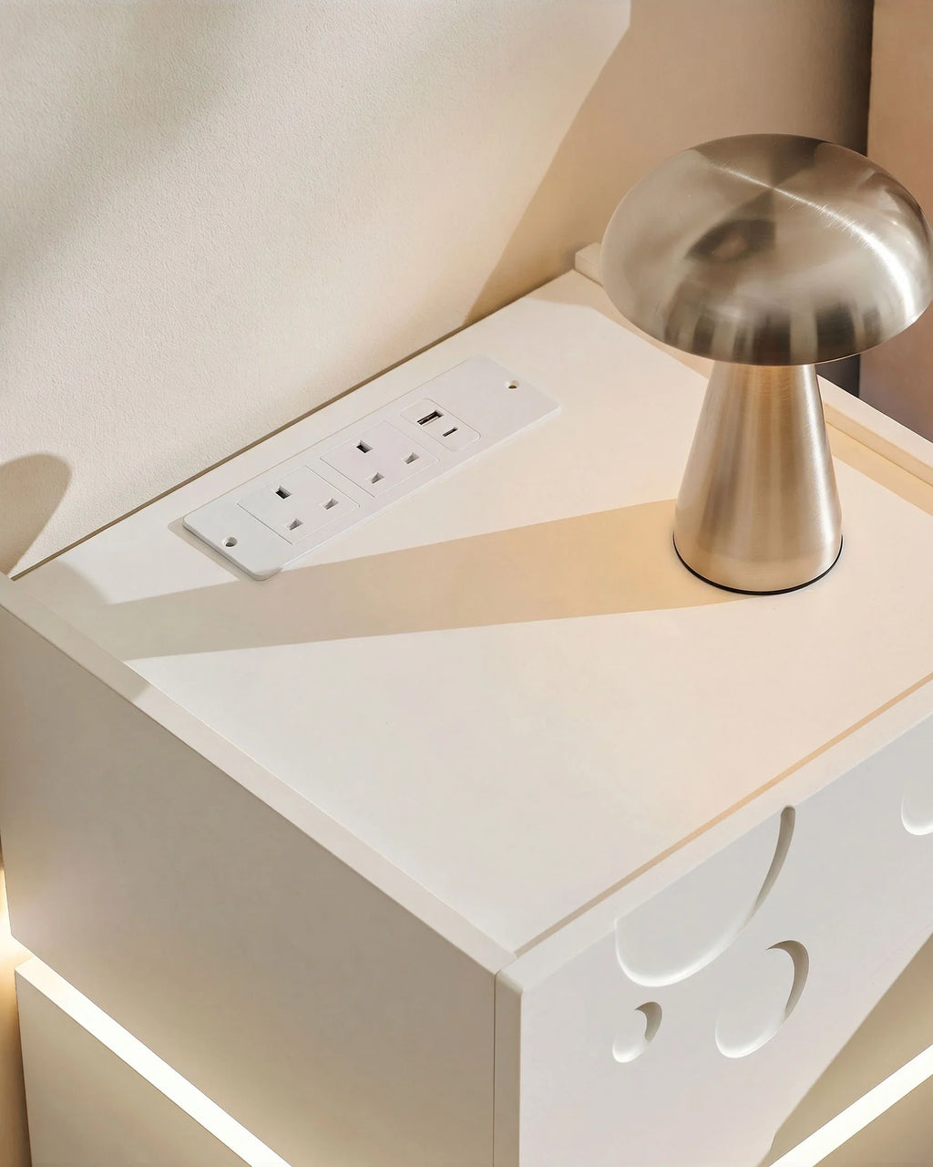 Bubbli LED Bedside Table